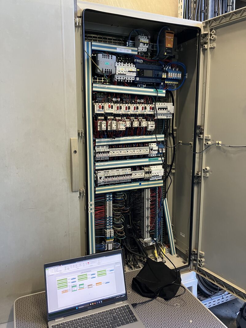 Mise à niveau de l’armoire électrique, Les Dômes Rivesaltes