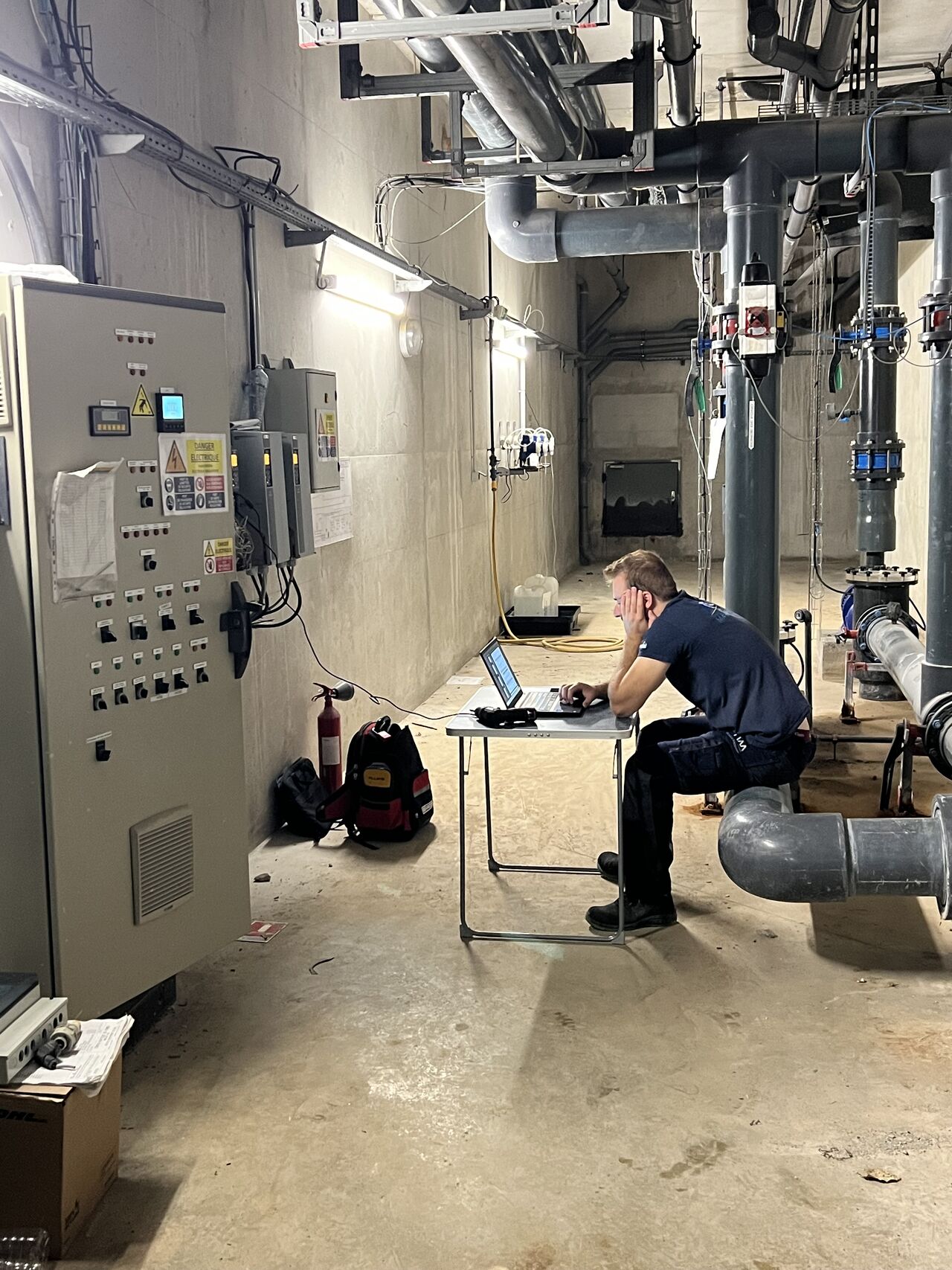 Mise au point dans le local technique, Nemausa