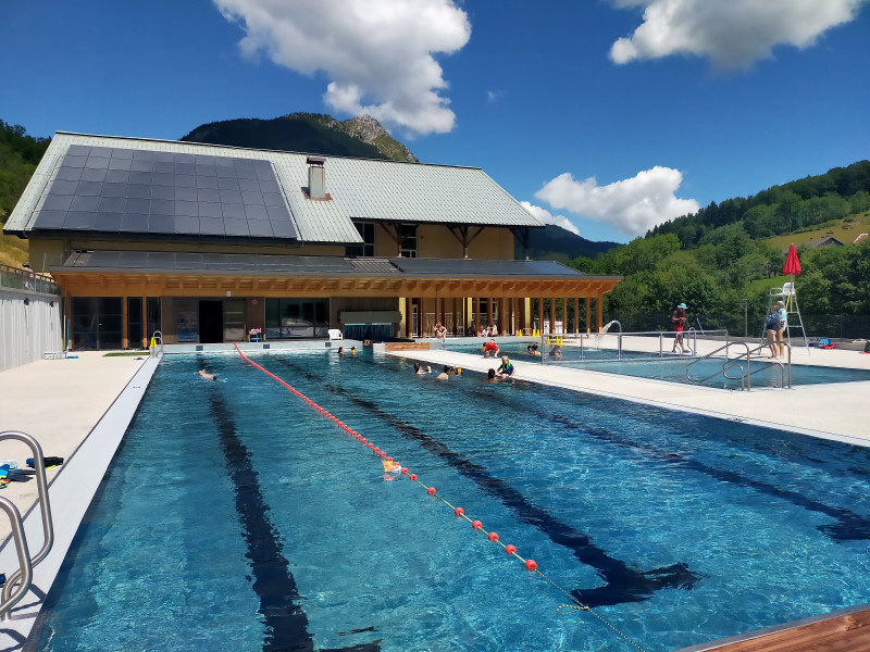 Piscine Aillon-le-Jeune en été